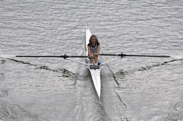  Antonia Herpich kurz vor dem Ziel im Mädchen Einer 13 Jahre und jünger
