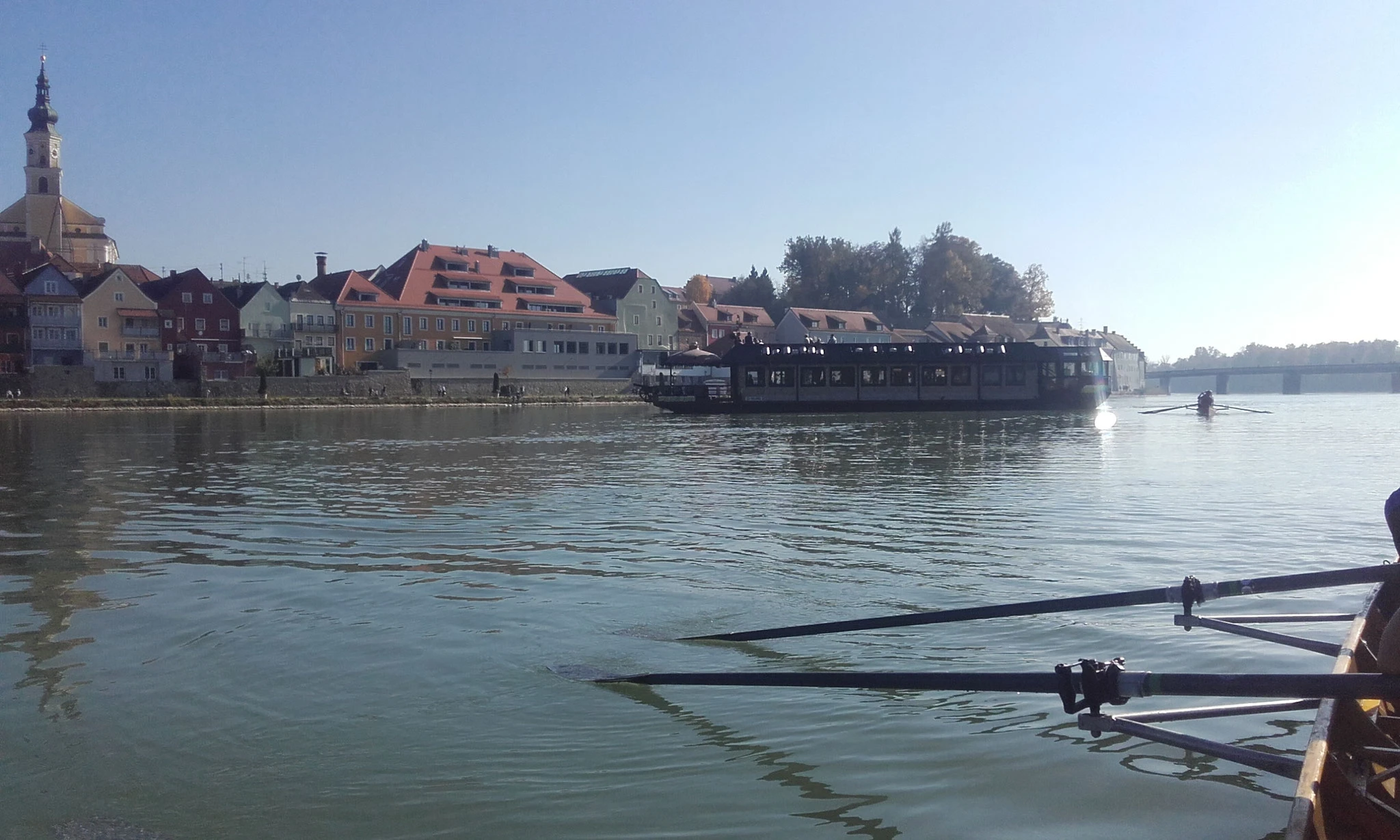 Schärding mit Ausflugschiff 