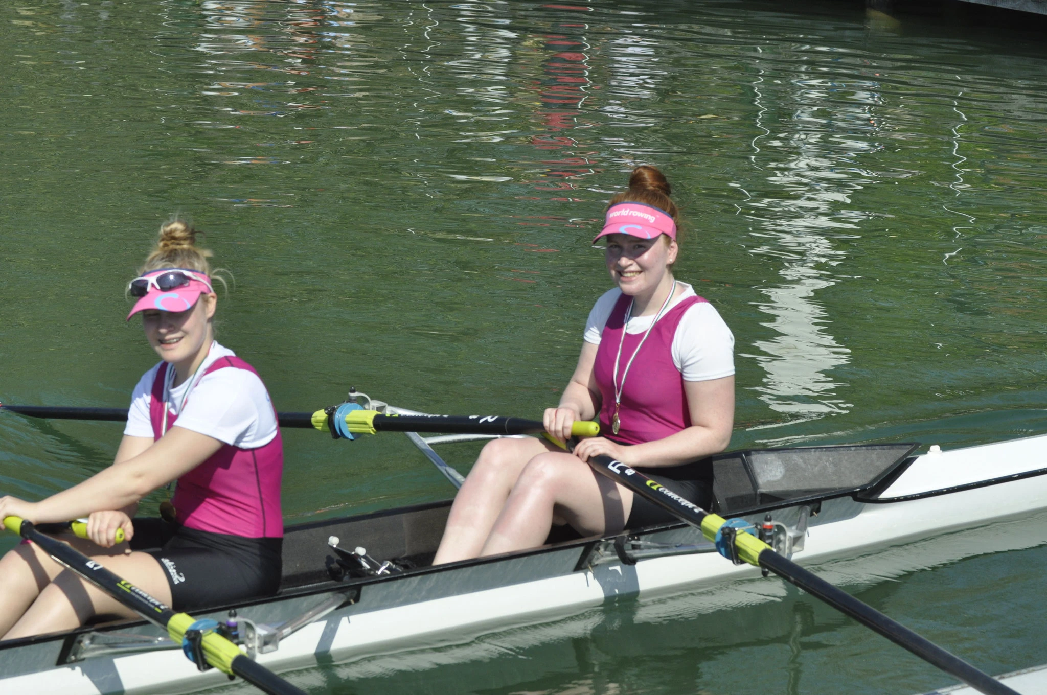 Platz 1 für K. Früh und L. Schiller im Doppelzweier U17